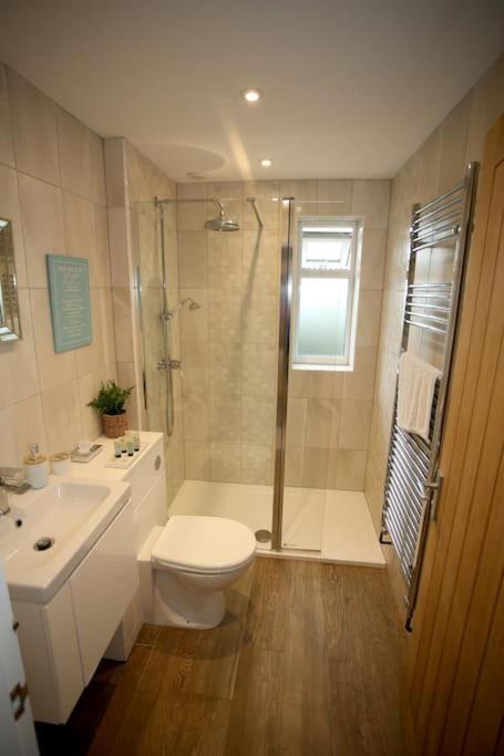 Lovely Two Bedroom Bungalow With Hot Tub Yeovil Ngoại thất bức ảnh